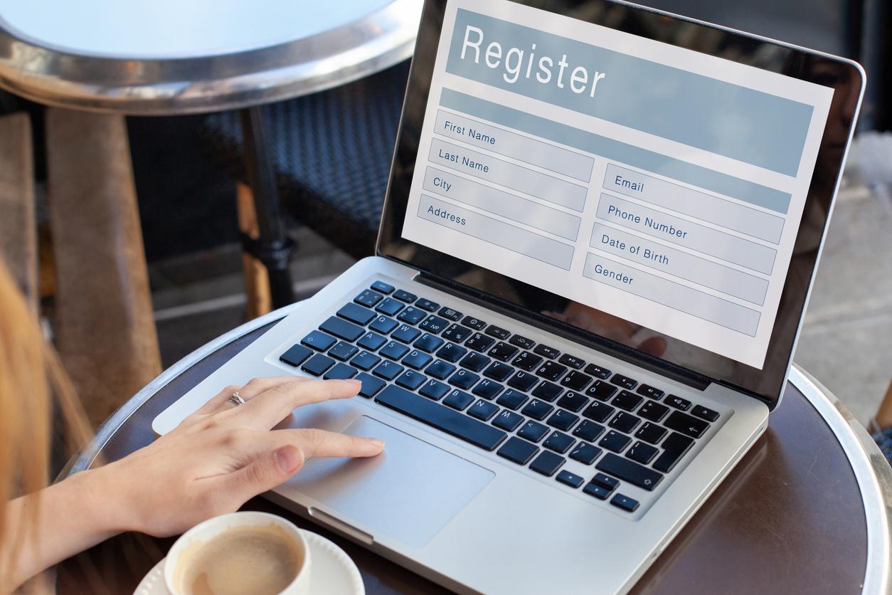 Sign up with online registration form